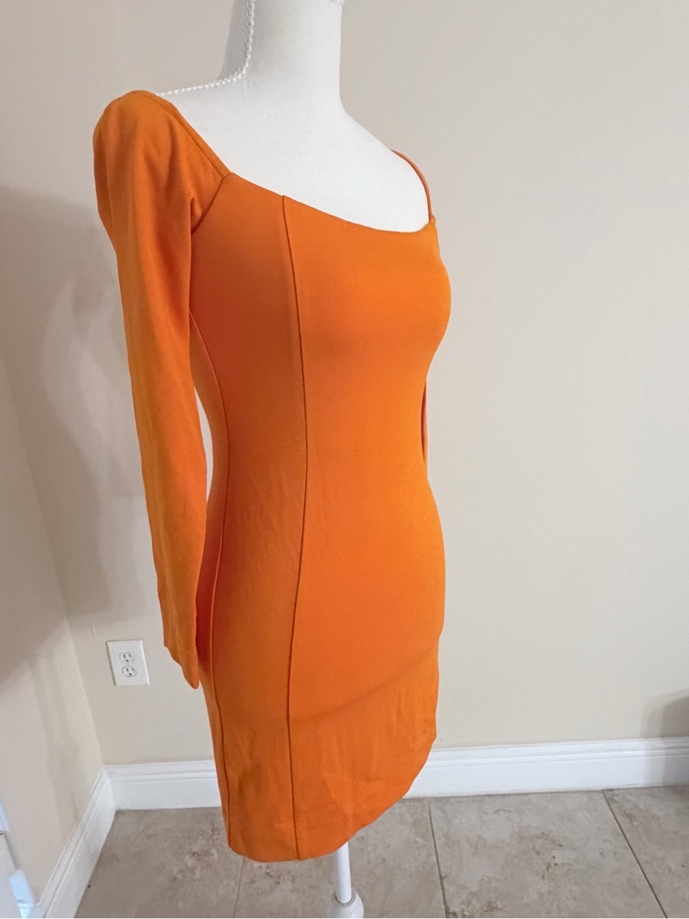 Michael Costello Orange Off-Shoulder Long Sleeve Bodycon Dress - Picture 5 of 11